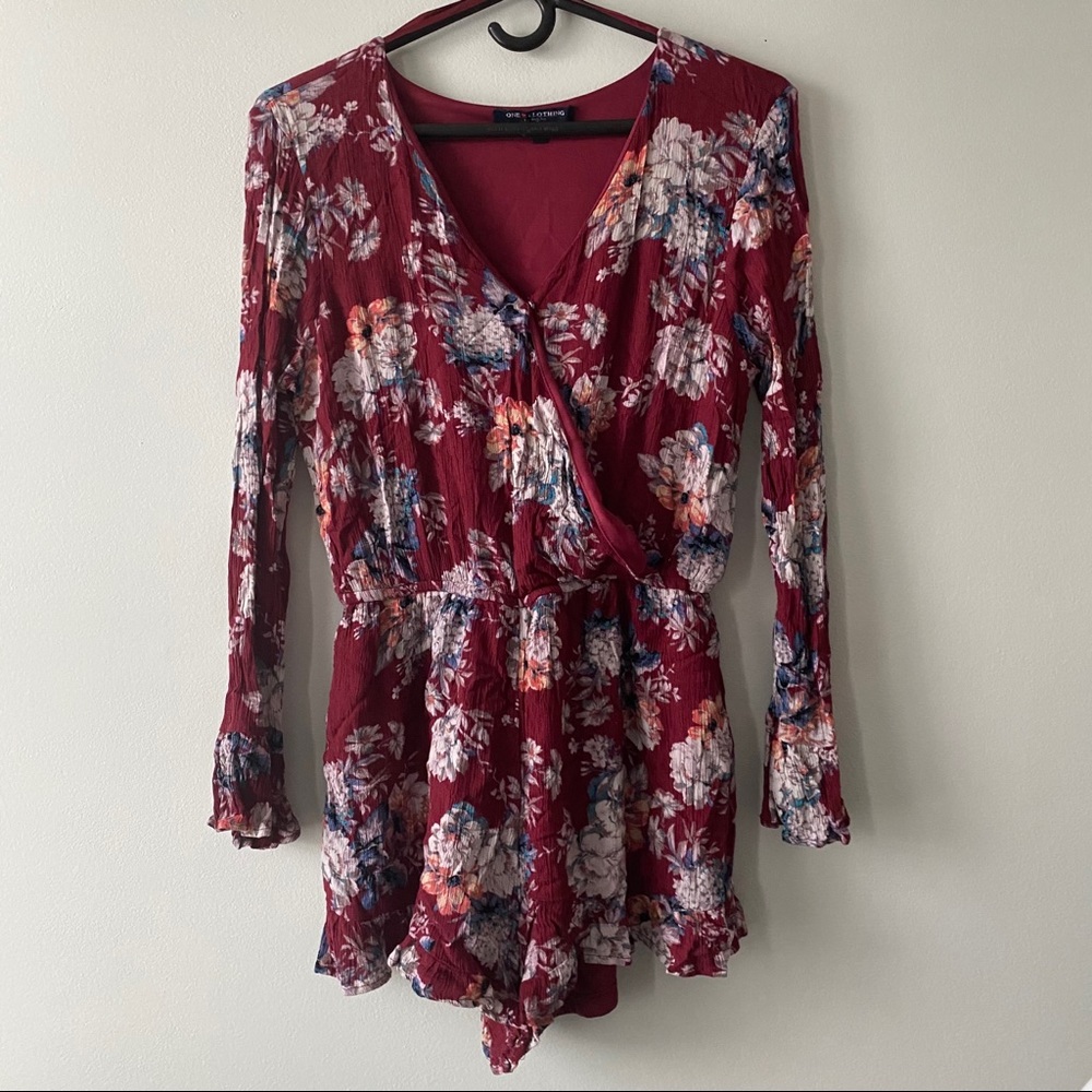 ONE♥︎CLOTHING Floral Long Sleeved Romper